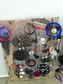 Ohrstecker übersichtlich aufbewahren