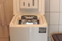 Plastiklöffel in Toplader-Waschmaschine gefallen