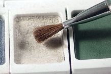 Lidschatten hält länger und bröselt nicht