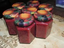 Himbeer-Kirsch-Marzipan-Konfitüre