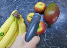 Obstfliegen entfernen: einfach einsaugen