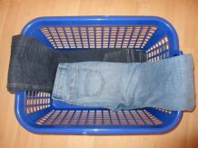 Hosen im Koffer faltenfrei packen