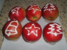 Äpfel mit Zuckerguss verzieren