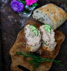 Frischkäse-Tomatendip