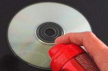 Haarspray auf Brillengläsern oder CDs
