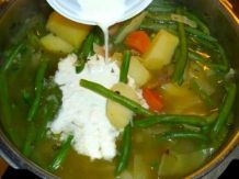 Sahnige Gemüsesuppe mit Kartoffeln, Bohnen & Steinpilzen