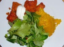 Hühnerbrust in Joghurt-Tandoori-Sauce geschmort mit Curcuma-Reis