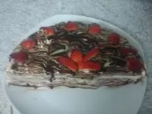 Schnelle Erdbeer-Bananen-Joghurt-Quark-Torte