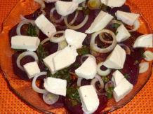 Rote Beete-Vorspeise mit Mozzarella-Käse