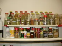 Stauraum und Stellfläche für die Küche, dank CD-Regal