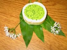 Bärlauchbutter im Knoblauchmantel