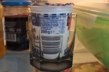 Nie wieder umgekippte Sahnebecher im Kühlschrank