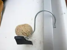 Gebrochene Plastik-Kleiderbügel