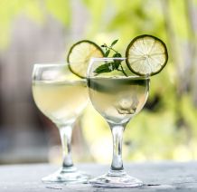 Leckerer Sommerdrink: Hugo in einer alkoholfreien Variante