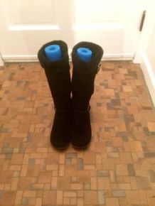 Die vielseitige Poolnudel - hält Stiefel aufrecht & in Form