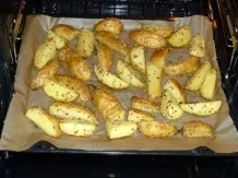 Gebackene Kümmelkartoffeln mit Chiliquark & Bohnensalat