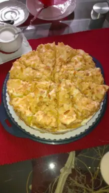 Schneetorte (Schwimmbadtorte, Stachelbeerbaisertorte)