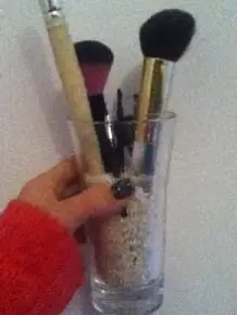 Sehr schöne Dekoidee und praktischer Pinselhalter