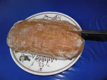 Party-Brotlaib mit Käse-Paprika-Lauch gefüllt