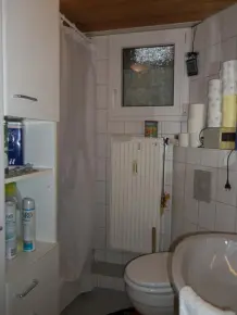 Toilettenpapierrollen aufbewahren