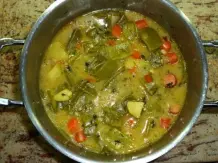 Bohnensuppe mit Kartoffeln und Möhren
