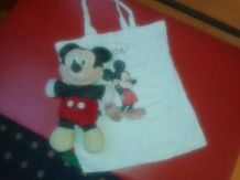 Stofftaschen bemalen für den Kindergarten