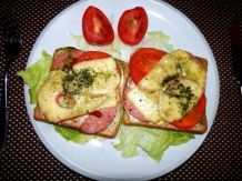 Überbackener Toast - Kleine bunte Mahlzeit