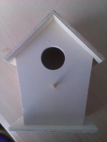 Billiges Vogelhäuschen verschönern