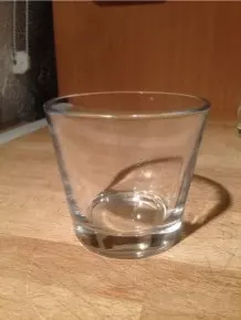 Wachsreste aus Glas entfernen