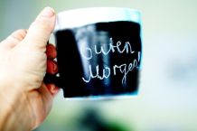 Tasse mit Tafellack lackieren