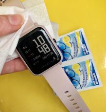 Armbanduhren reinigen (Kautschuk- oder Kunststoffband)