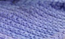 Gestricktes nett verpackt verschenken