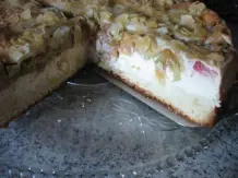 Fruchtige Quark-Rhabarber-Torte mit Mandelbaiser
