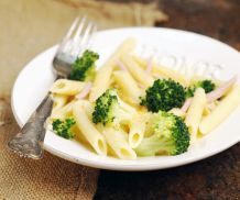 Penne mit Brokkoli in Sahnesauce