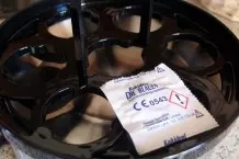 Elektrischer Eierkocher - Heizplatte reinigen