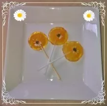Orangen-Lutscher mit Gänseblümchen selbstgemacht