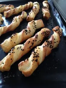 Knabberstangen aus Blätterteig