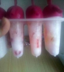 Eis mit Sprite und Gummibärchen
