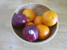 Obstschalen nicht in der Nähe von Blumen