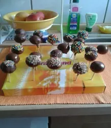 Cake Pops trocknen lassen