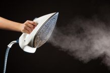 Dampfbügeleisen entkalken