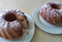 Kokos-Kirsch-Gugelhupf