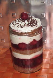 Schwarzwälder Kirschtorte aus dem Glas