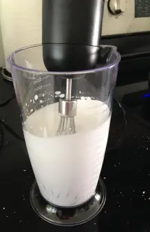 Kokosmilch als Schlagsahne aufschlagen