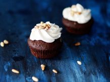 Schokoladenmuffins mit Pinienkernen