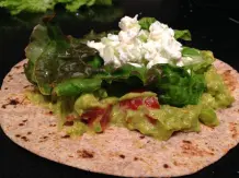Wraps mit Avocado-Ziegenkäse-Füllung