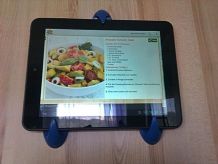 Tablet an Wand mit Handtuchhaken montieren