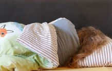 Bei Sodbrennen: Beim Schlafen auf die richtige Seite drehen
