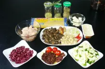 Cremiger Spaghetti-Topf mit Gemüse und Hühnerfleisch