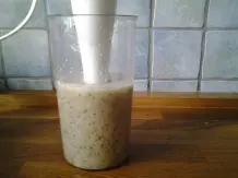 Apfel-Kokos-Smoothie mit Chia-Samen